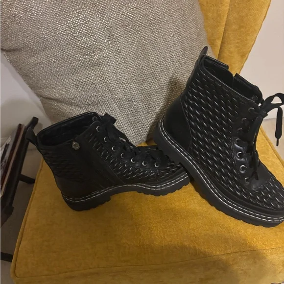 Vince Camuto Black Combat Boots with Durable Sole - Picture 5 of 5